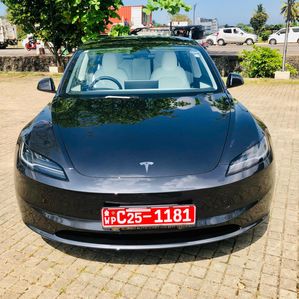 Tesla Model 3 HIGHLAND FACE LIFT 2024 - Image 2