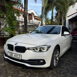 BMW 318i sport line 2018 - Image 2