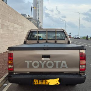 Toyota Hilux 2006 - Image 3