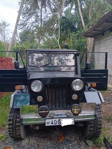 Mitsubishi 4DR 1970