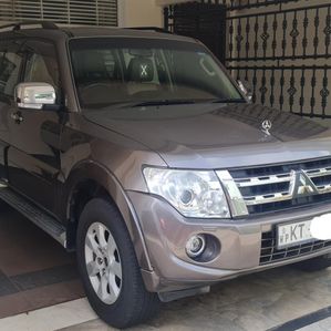 Mitsubishi Montero GLD 2011 - Image 2