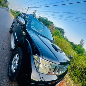 Nissan Navara 2010 - Image 3
