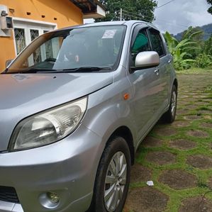 Daihatsu Terios SUV Premium 2012 - Image 3