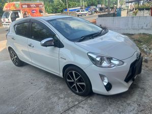 Toyota Aqua urban 2015