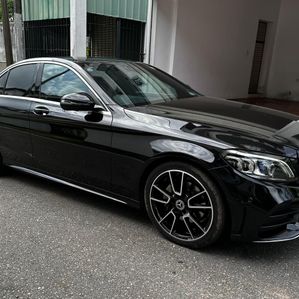 Mercedes Benz C200 AMG Premium Plus 2019 - Image 3