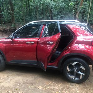 Hyundai Venue SUV 2019 - Image 2