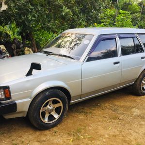 Toyota Corolla Dx wagon KE 72 1984 - Image 2