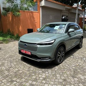 Honda Vezel Z Premium Sound 2024 - Image 3