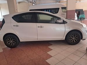 Toyota Aqua 2015