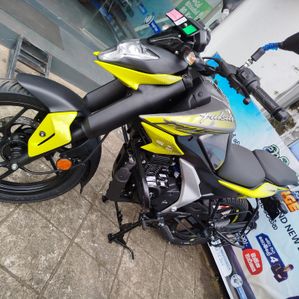 Bajaj Pulsar 125 2025 - Image 3