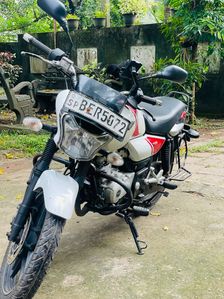 Bajaj V15 2016