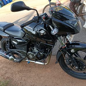 Bajaj Pulsar 220F 2012 - Image 3