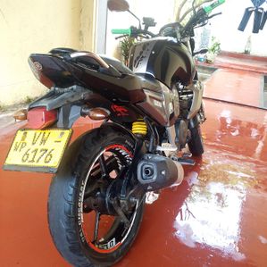 Yamaha FZ V1 2010 - Image 2