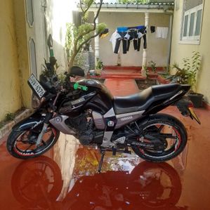 Yamaha FZ V1 2010 - Image 3