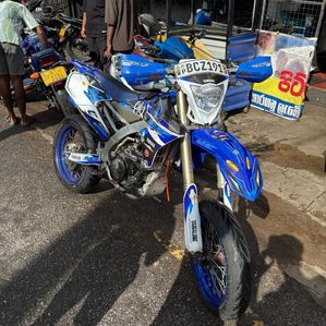 Yamaha YZF 2016 - Image 2