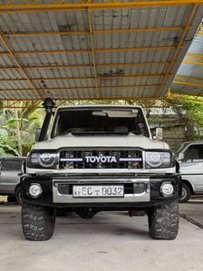 Toyota Land Cruiser Prado 1988