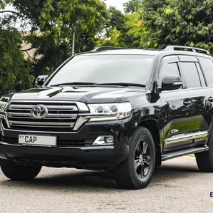 Toyota Land Cruiser Sahara VX V8 DIESEL 2016 - Image 2