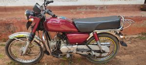 Hero CD 100 2005