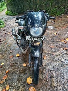 Bajaj Pulsar 180 2011