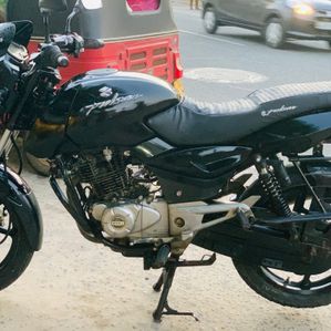 Bajaj Pulsar 150 2014 - Image 2