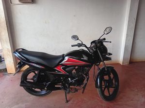 Honda Dream Yuga 2016