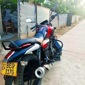 Bajaj V15 2016 - Image 2