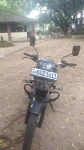 Bajaj V15 2016