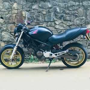 Honda VTR 2007 - Image 2