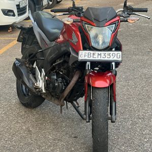 Honda CB Hornet 160 2016 - Image 3