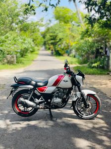 Bajaj V15 2016