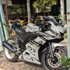 Yamaha R15 2019 - Image 2