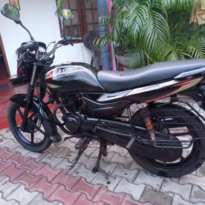 Bajaj Platina 100 ES 2015 - Image 2