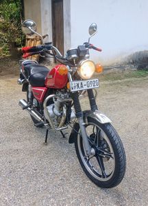 Suzuki GN 125 2011