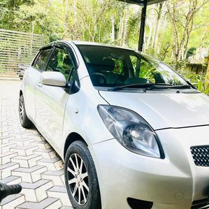 Toyota Vitz 2009 - Image 2