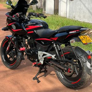 Bajaj Pulsar 220F 2011 - Image 2