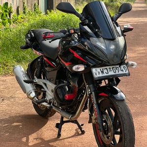 Bajaj Pulsar 220F 2011 - Image 3