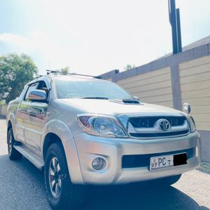 Toyota Hilux 2006 - Image 2