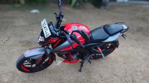Bajaj Pulsar NS200 2017