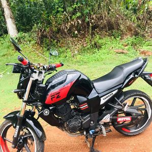 Yamaha FZS V1 2013 - Image 2