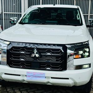 Mitsubishi L200 Triton GSR Highest S 2025 - Image 3