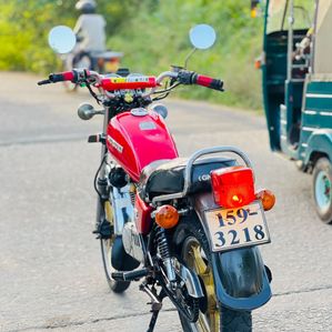 Suzuki GN 125 2000 - Image 2