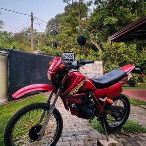 Honda XLR 125 1991 - Image 2