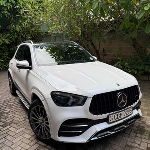 Mercedes Benz GLE 300D 2019 - Image 2