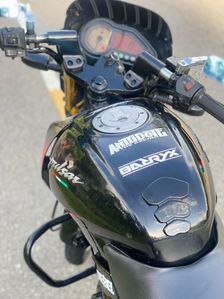 Bajaj Pulsar 180 2011