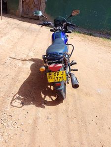Bajaj Boxer 2011