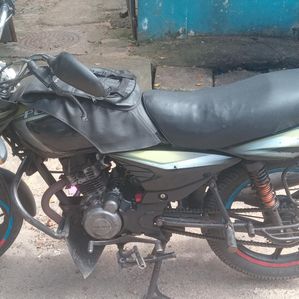 Bajaj Platina 2010 - Image 2