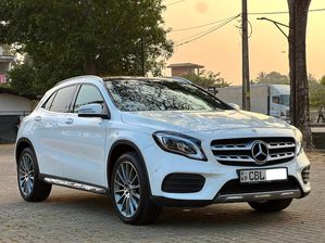 Mercedes Benz GLA 200 AMG Line 2019