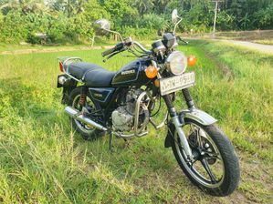 Suzuki GN 125 2005