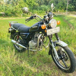 Suzuki GN 125 2005 - Image 2