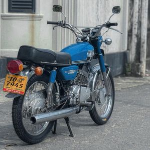 Yamaha RS125Z 1982 - Image 2